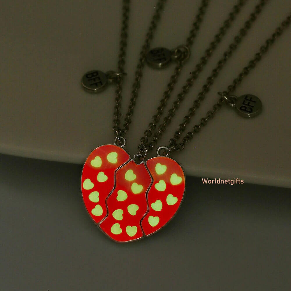 3-Person Friendship Family Necklace with Glowing Heart