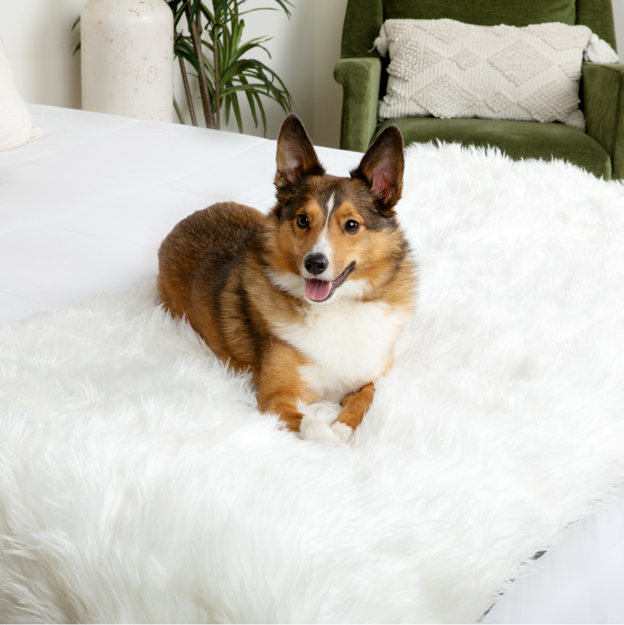PupProtector™ Waterproof Bed Runner - Polar White