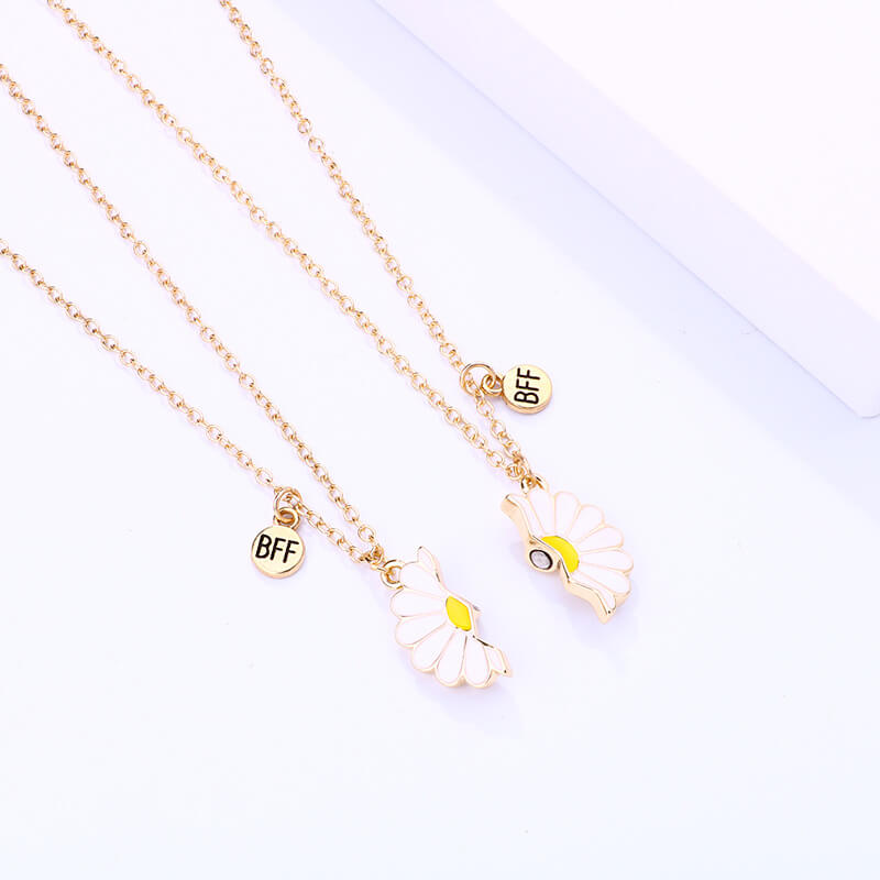 Daisy BFF Bestie Necklace Magnetic for Two