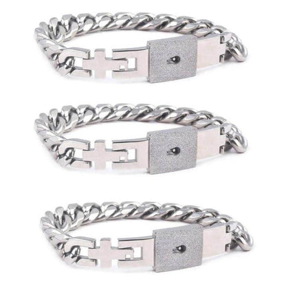 Lock Each Others Bracelets for 3 BFF