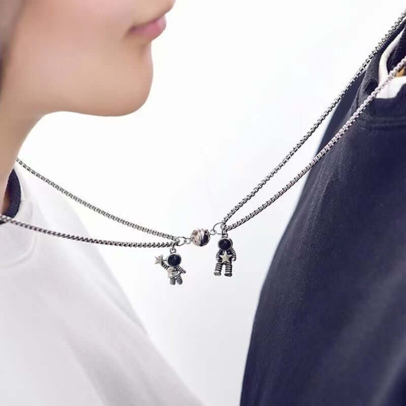 Magnetic Astronaut BFF Necklaces - 2PCS Gold/Silver